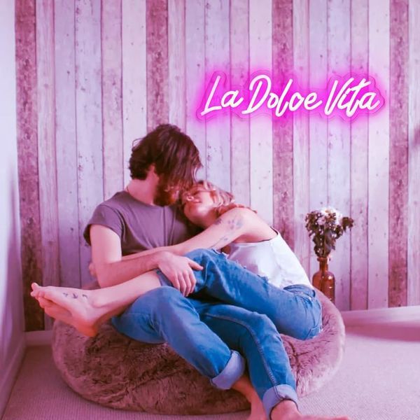 Неонова LED вивіска La Dolce Vita T2002 фото