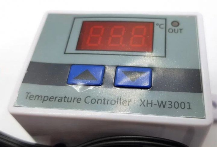 Терморегулятор XH-W3001 / 3001 на 220 В для інкубатора, теплиці 1500 W Білий 0810 фото